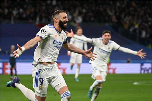 بنزيمة يظهر مجدداً وينقل ريال مدريد إلى نصف النهائي