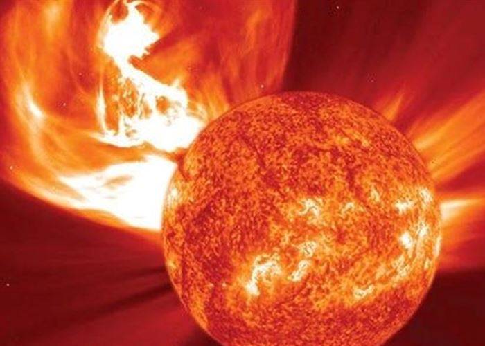 علماء يحذرون من عاصفة شمسية قوية