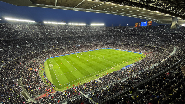 برشلونة يخوض مباراته البيتية خارج 
