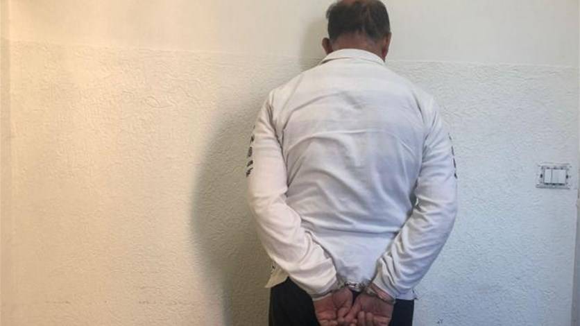 يروّج المخدّرات من داخل محلّه... هكذا تم توقيفه