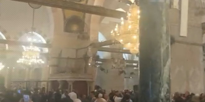 عشرات الإصابات بالمسجد الأقصى بعد محاولة القوات الإسرائيلية اقتحامه