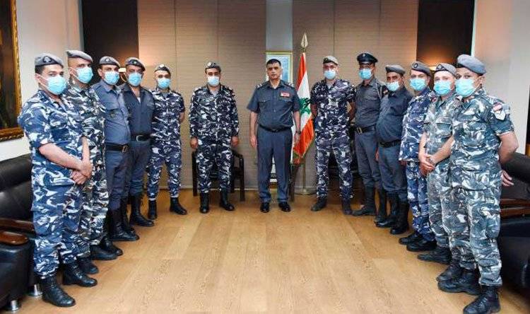 عثمان يهنئ آمر مفرزة سير بعبدا والعناصر على جهودهم