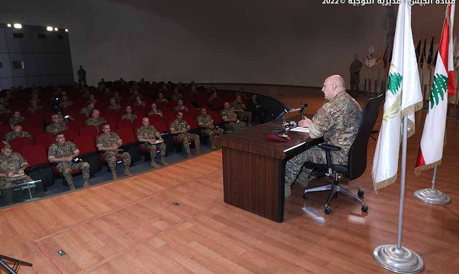 قائد الجيش : نقف على مسافة واحدة من الجميع وما يعنينا هو إتمام العملية الانتخابية بنجاح وديمقراطية