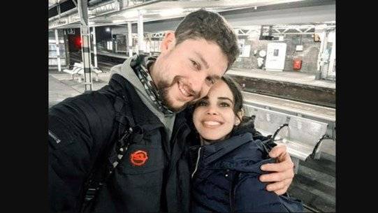 نور عمرو دياب تحتفل بعيد خطيبها البريطاني