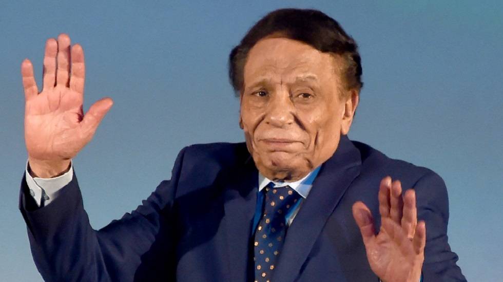 عادل إمام يفاجئ ابنة فنان مشهور