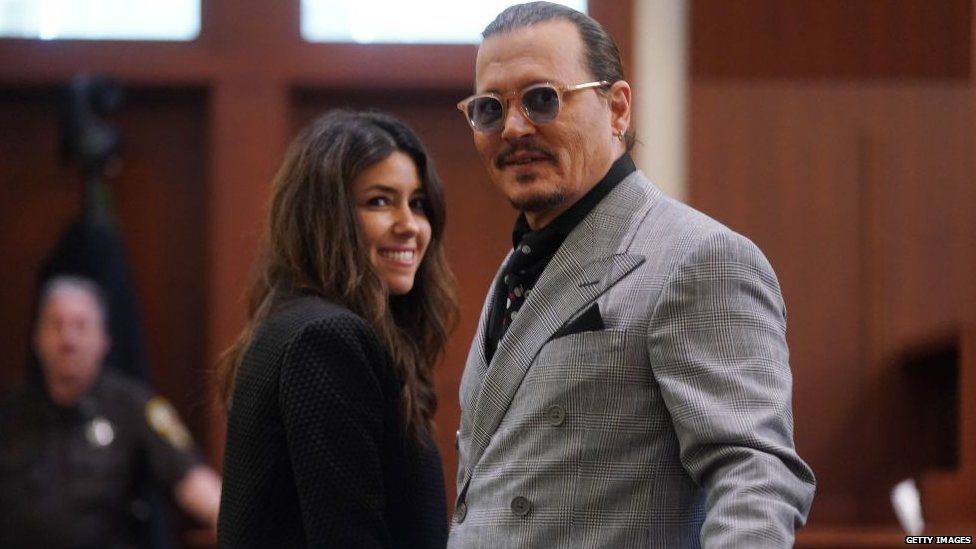 أصبحت حديث مواقع التواصل.. من هي محامية جوني ديب؟