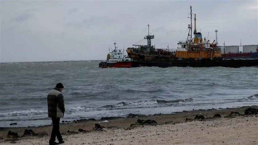 محمّلة بسبعة آلاف طن من الحبوب..أول سفينة  تُبحر من مرفأ برديانسك