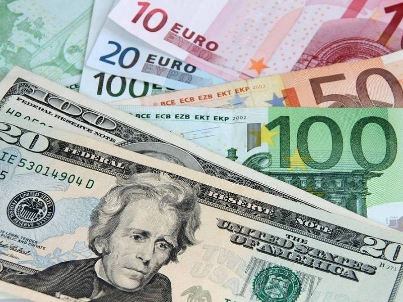 اليورو دون الدولار.. وأدنى مستوى منذ 20 عاماً