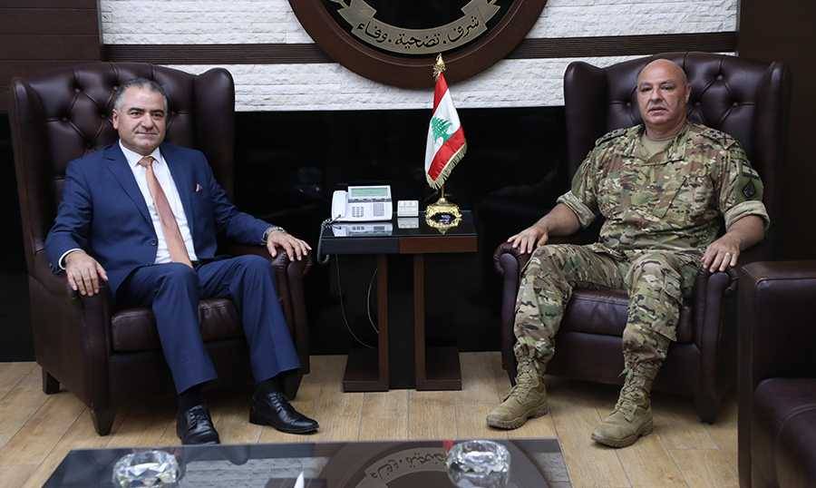 إستقبالات العماد عون