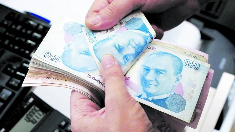الليرة التركية في أدنى مستوياتها منذ أزمة كانون الاول