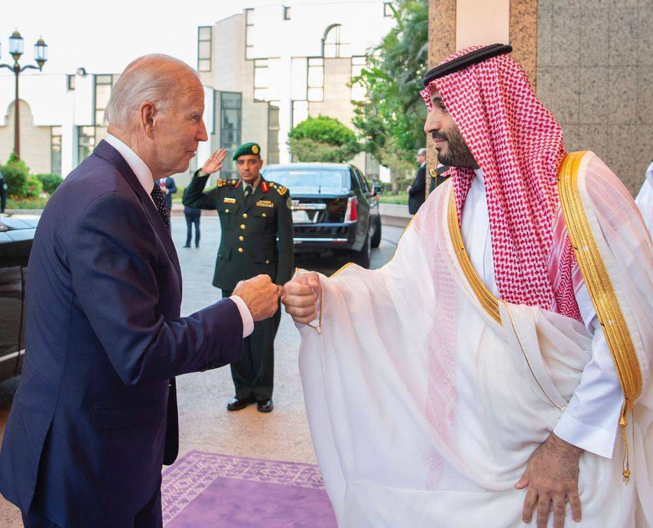 بايدن في جدة.. وولي العهد السعودي في استقباله قبيل لقاء الملك