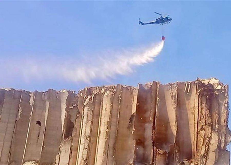 طوافات الجيش تقوم بإطفاء حريق أهراءات القمح