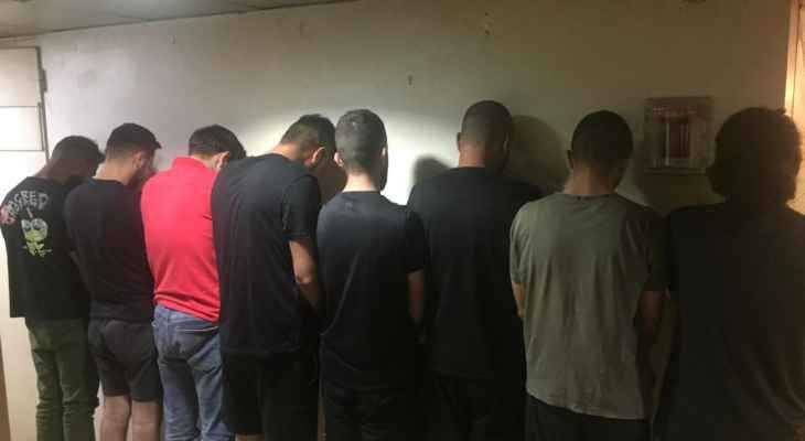 عصابة سلبت 170 ألف دولار بقوة السلاح..هذا مصيرها!