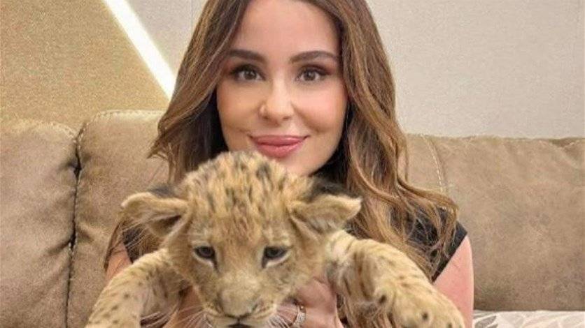 هل تحتفظ كارول سماحة بأسد في منزلها؟