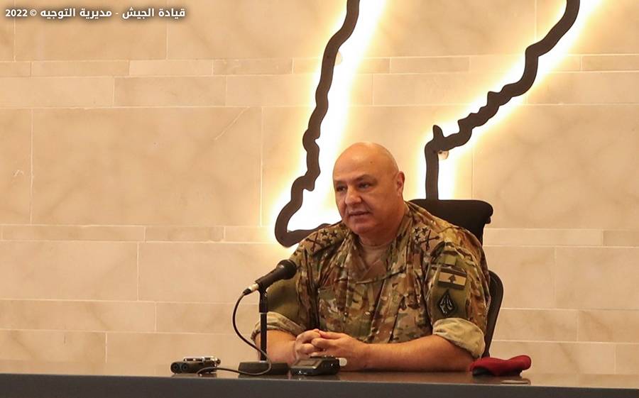 قائد الجيش: المرحلة دقيقة وعصيبة
