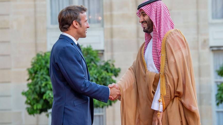 محادثات ثنائية بين بن سلمان وماكرون في الإليزيه