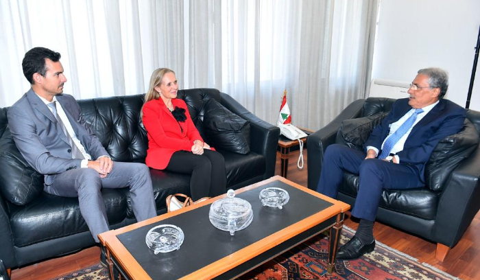 وزير العدل يلتقي سفيرة كندا