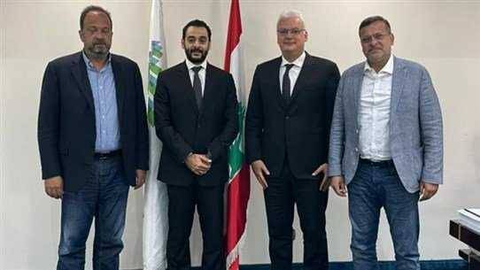 اجتماع بين 