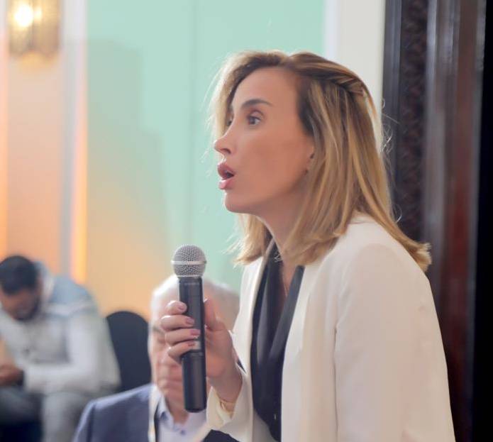 منيمنة: الحقيقة في 