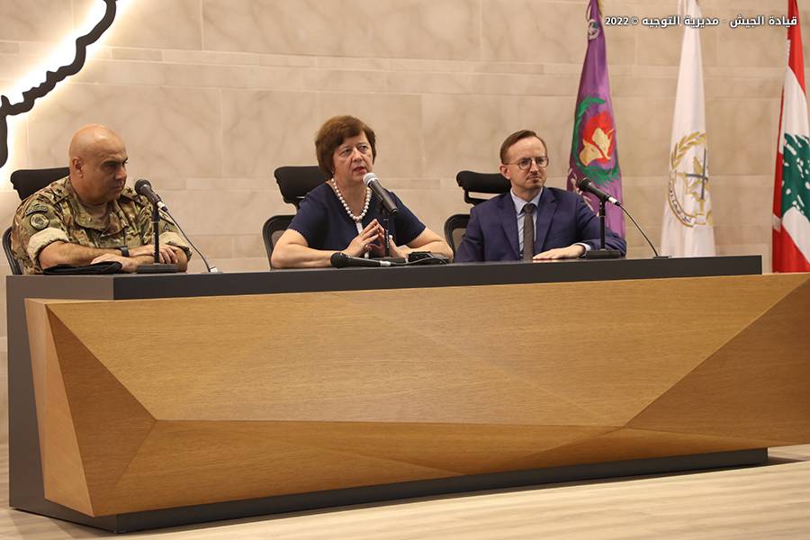 المنسقة الخاصة للأمم المتحدة في لبنان تزور الكلية الحربية
