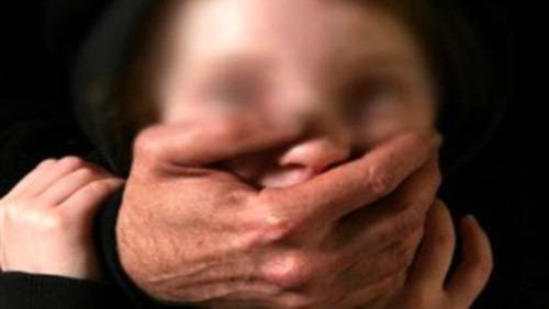 صدمة في مصر.. أب يقتل نجله ويقطّع ويحرق جثته
