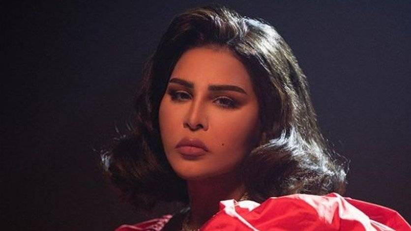 أحلام تعود من إسبانيا مع 91 حقيبة سفر!