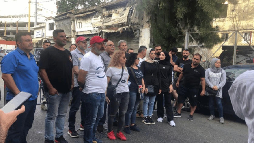 وقفة احتجاجية لعائلة الشيخ حسين.. هذا ما طالبت به