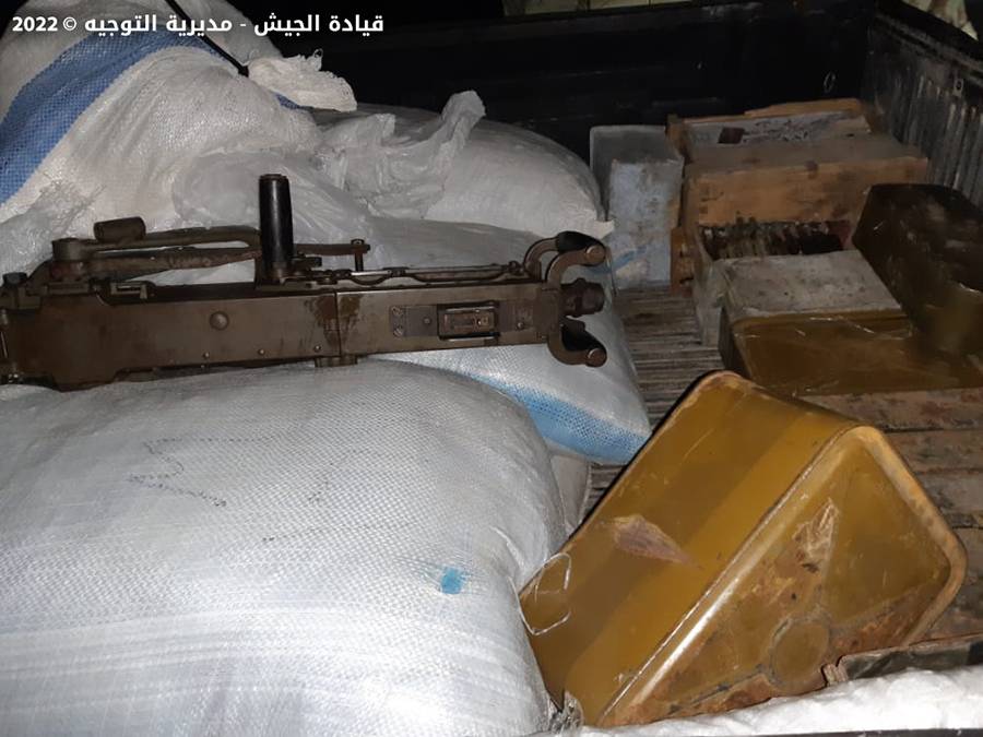 بالصور.. دهم منزل مطلوب وضبط أسلحة وذخيرة في حيّ الشراونة- ‏