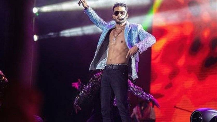 هل سيوزّع  محمد رمضان سلاسل ذهب على جمهور حفله؟