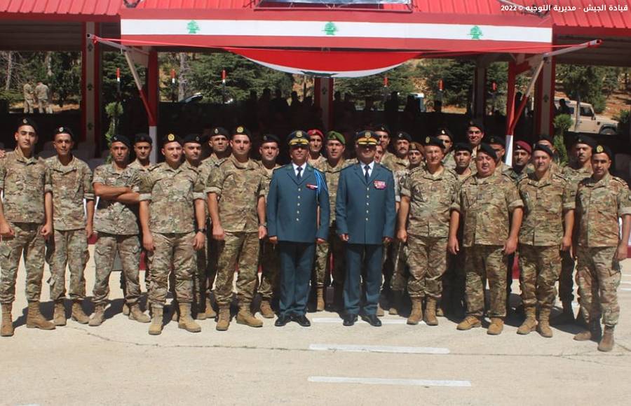 الجيش يقيم حفل تخريج دورة رتيب مدرب