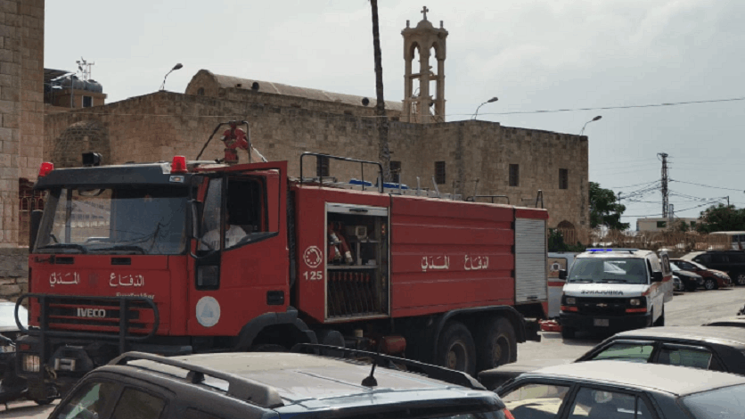 اخماد حريق داخل شقة سكنية