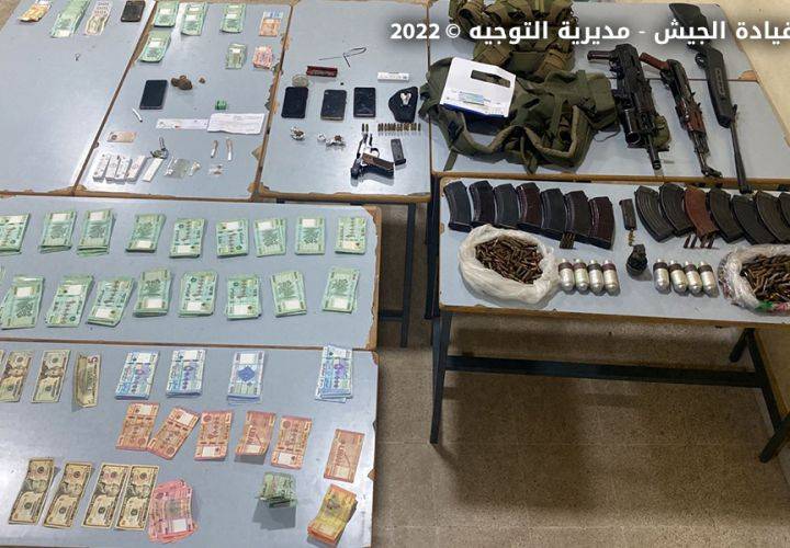 توقيف مطلوبين في حراجل