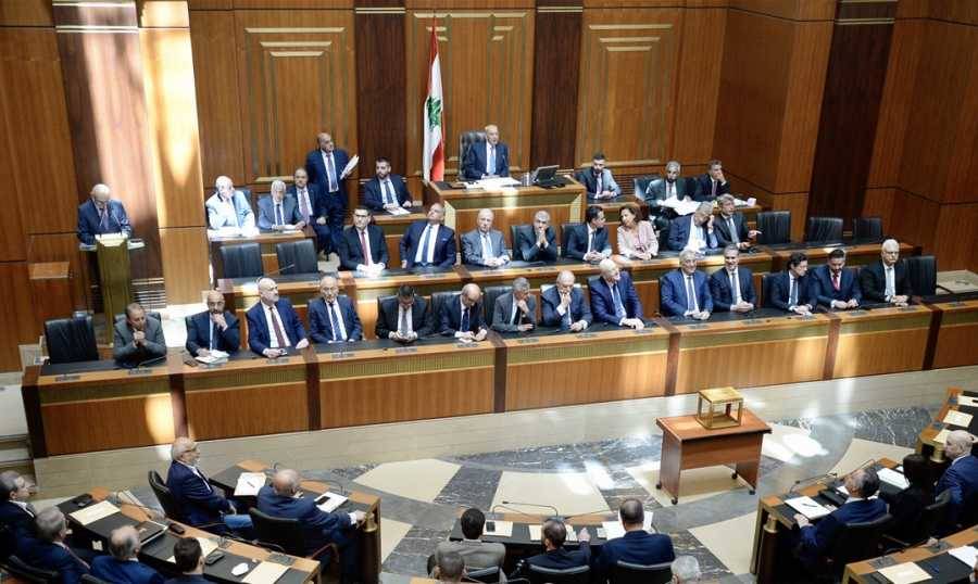 مجلس النواب يُوافق على إعطاء موظفي القطاع العام والمتقاعدين والمتعاقدين رواتبهم ضرب 3 أضعاف كذلك بالنسبة للنقل والمخصّصات