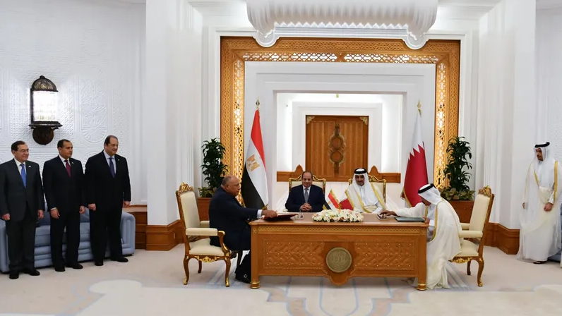 مصر وقطر توقعان مذكرات تفاهم في مجالات الاستثمار والموانئ