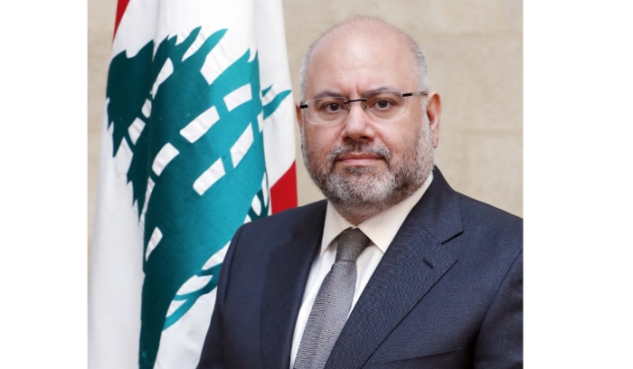 الأبيض يتابع مسألة نقل جرحى وجثامين مركب طرطوس