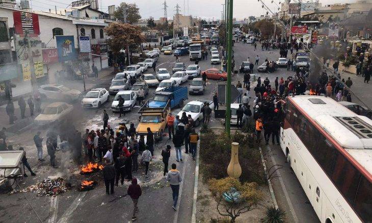 تواصل الاحتجاجات في إيران لليوم السادس.. وعدد القتلى في ارتفاع