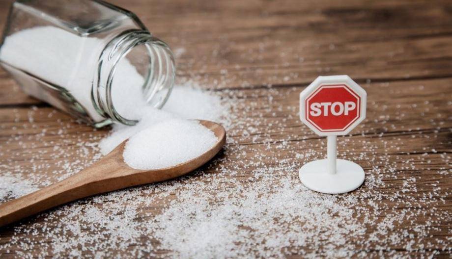 ما هي عواقب الامتناع التام عن تناول السكر؟