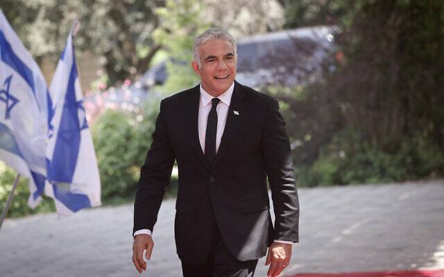 لابيد: إيران دولة إرهابية وعلاقتها مع روسيا تعرّض العالم للخطر