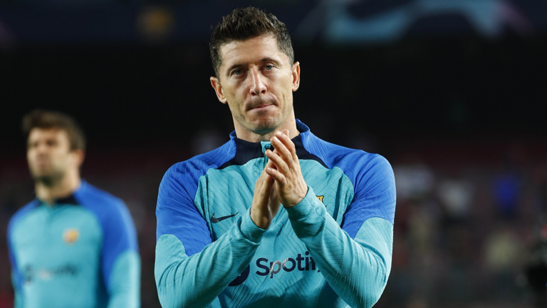 برشلونة يستبعد ليفاندوفسكي من مواجهة يوم غد