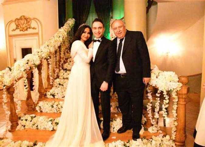 والد حسام حبيب يسخر من أنباء عودة نجله لشيرين