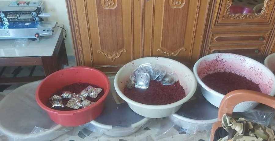 ضبط مركز لتزوير المعسل