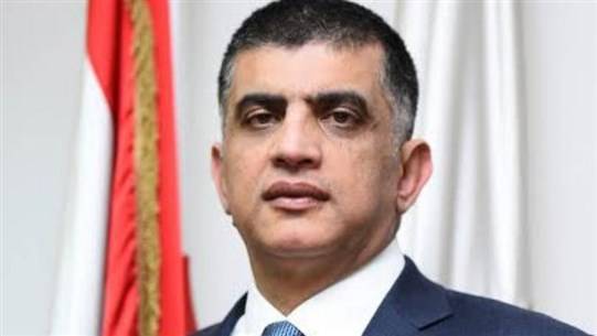 عثمان يعرض الأوضاع مع سفير سلطنة عمان