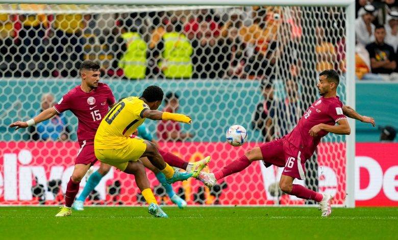 4 أسباب وراء سقوط منتخب قطر في افتتاح كأس العالم