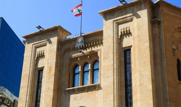 بدء توافد النواب الى ساحة النجمة للمشاركة في الجلسة السادسة لانتخاب رئيس