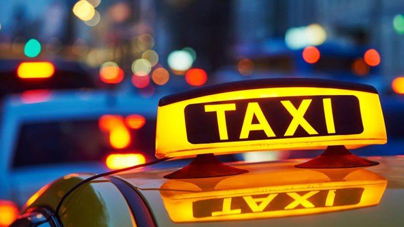 قطع السير في ساحة الشهداء من قبل سائقي الأجرة