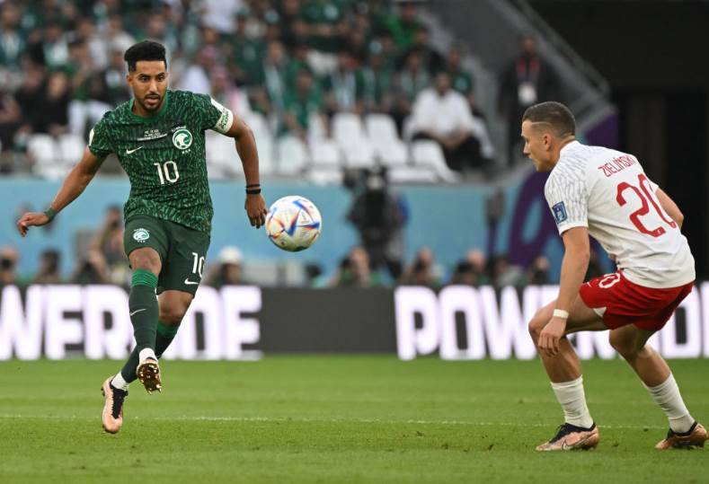 السعودية تهدر الفرص.. وبولندا تفوز