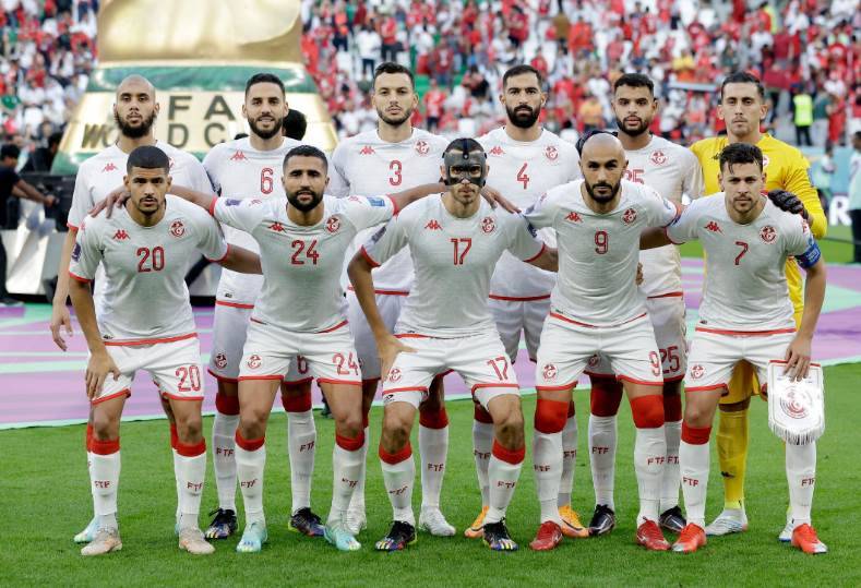 انتهاء الشوط الاول من مباراة تونس والدنمارك في افتتاح مبارايات المجموعة الرابعة من مونديال قطر ٢٠٢٢ بالتعادل السلبي ٠-٠