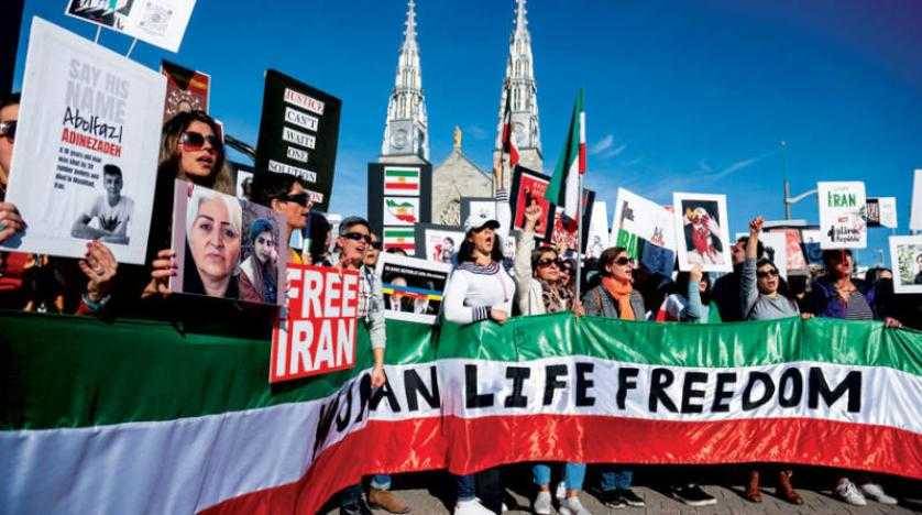 نظام طهران يلاحق مزدوجي الجنسية في كندا