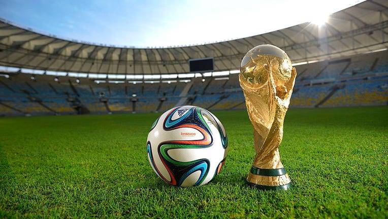 انتهاء الشوط الأول من مباراة المانيا وإسبانيا بالتعادل السلبي ٠ - ٠