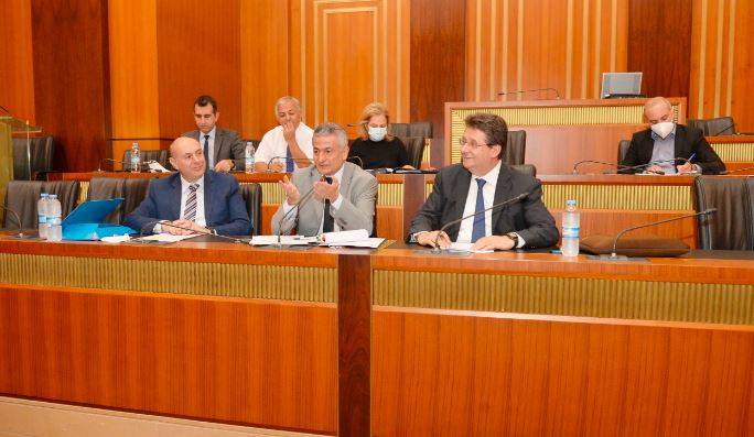 جلسة للجنة المال والموازنة